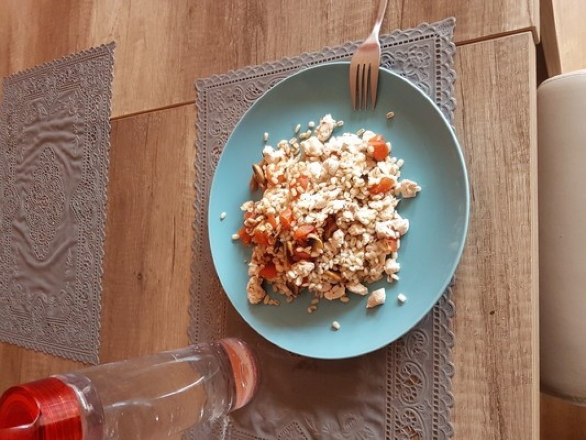 Przepis na Kurczak z pieczarkami po grecku i kaszą