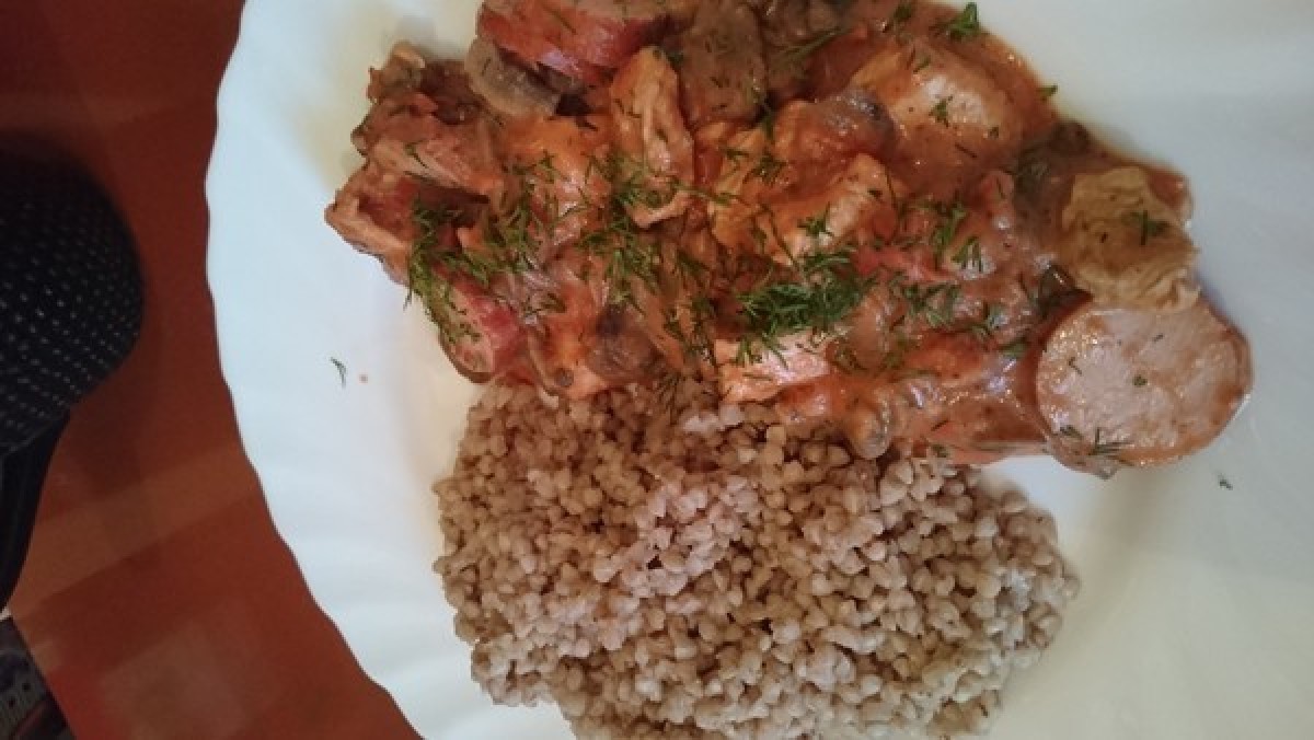 Przepis na Kurczak z pieczarkami po grecku i kaszą
