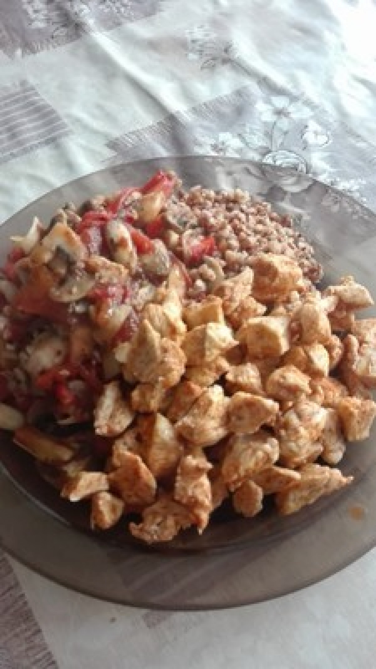 Przepis na Kurczak z pieczarkami po grecku i kaszą