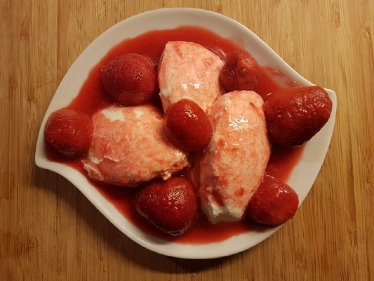 Przepis na Mrożony jogurt z truskawkami