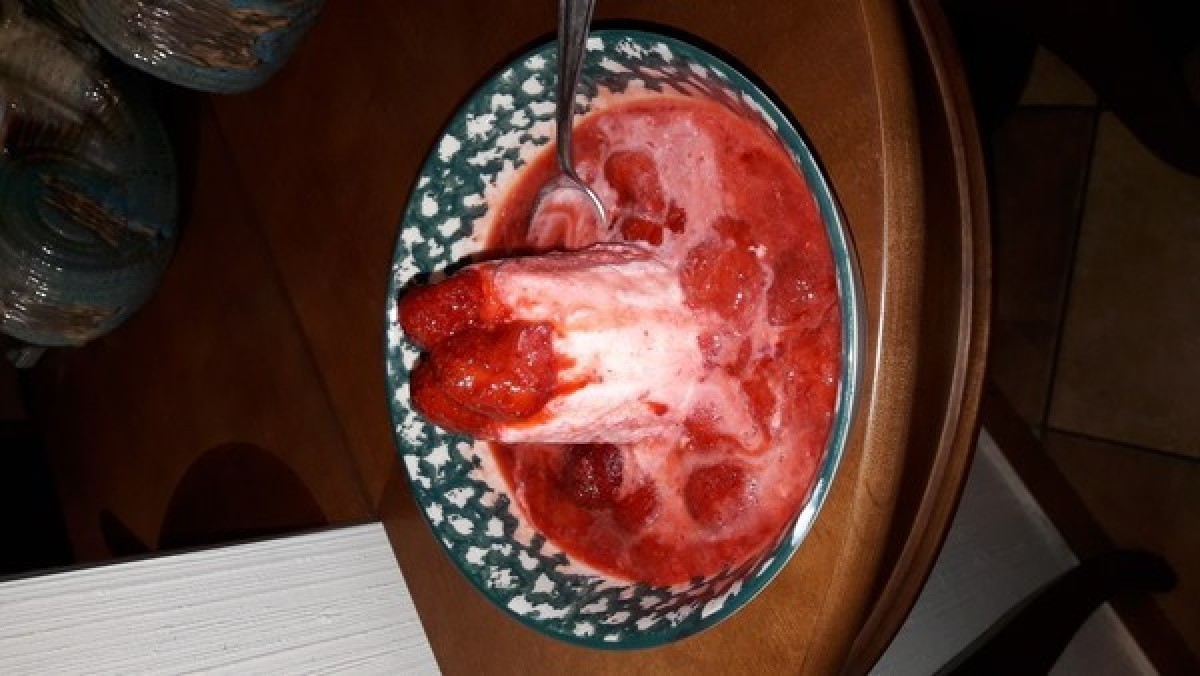 Przepis na Mrożony jogurt z truskawkami
