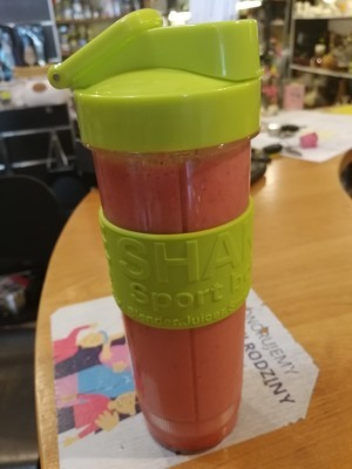 Przepis na Mrożony jogurt z truskawkami
