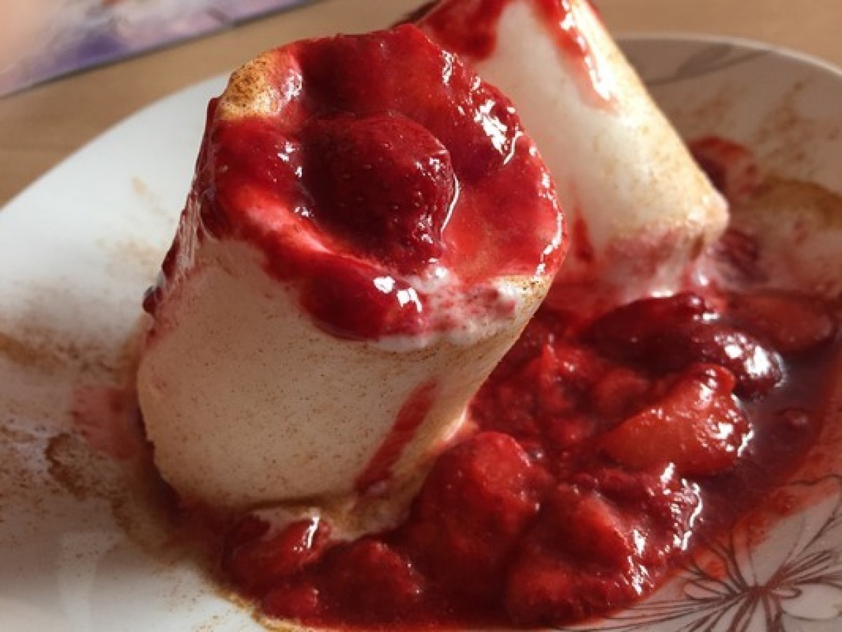 Przepis na Mrożony jogurt z truskawkami
