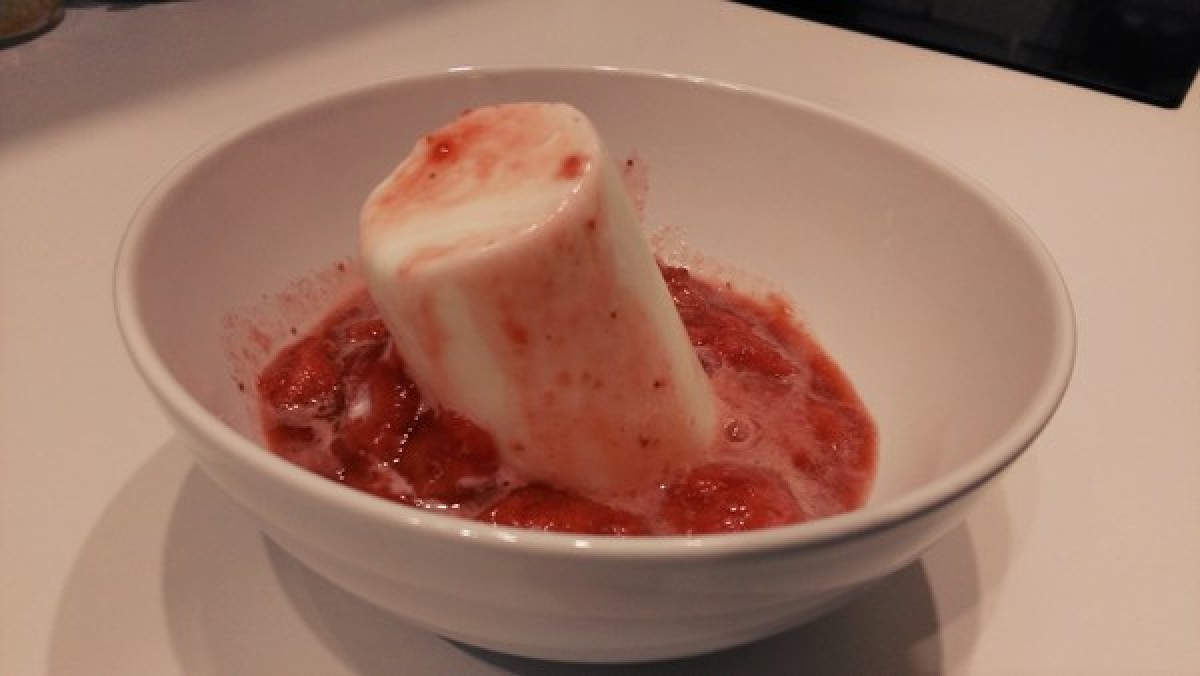 Przepis na Mrożony jogurt z truskawkami
