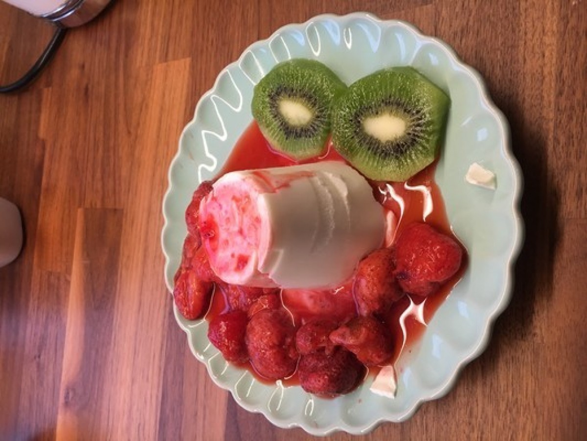 Przepis na Mrożony jogurt z truskawkami