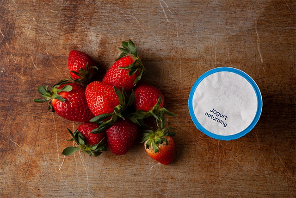 Przepis na Mrożony jogurt z truskawkami