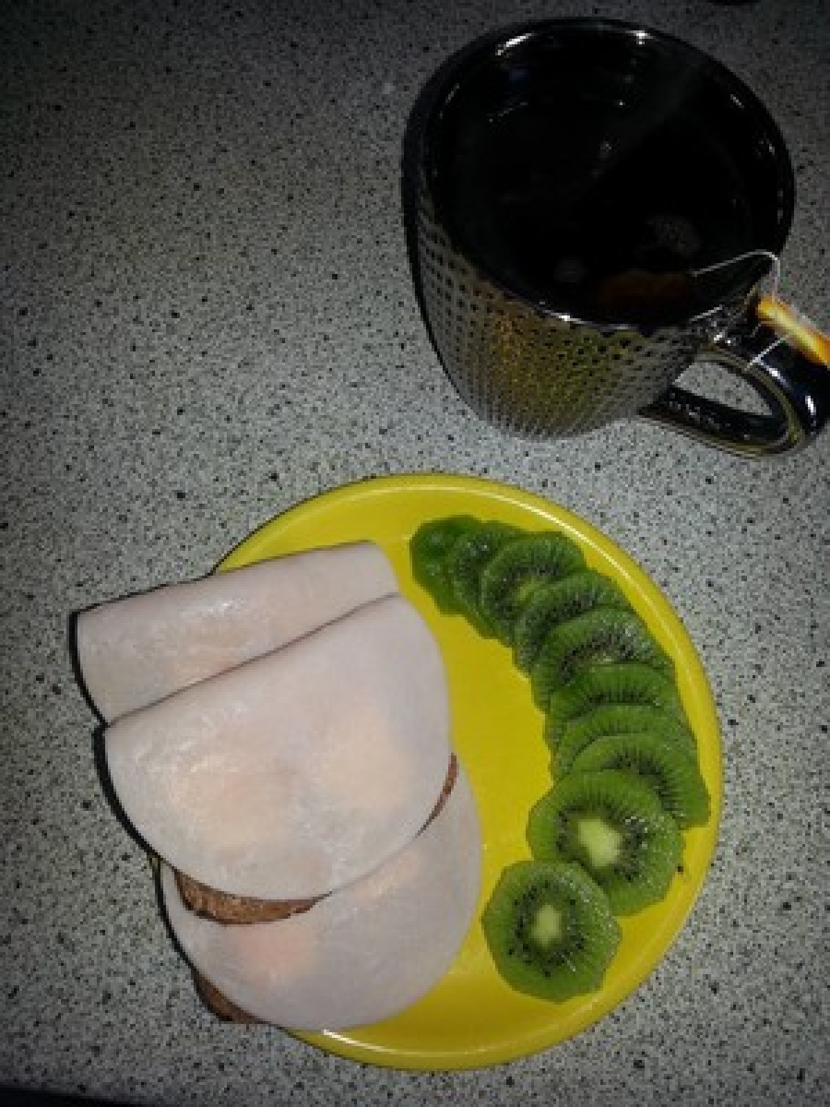 Przepis na Kanapka z szynką i kiwi