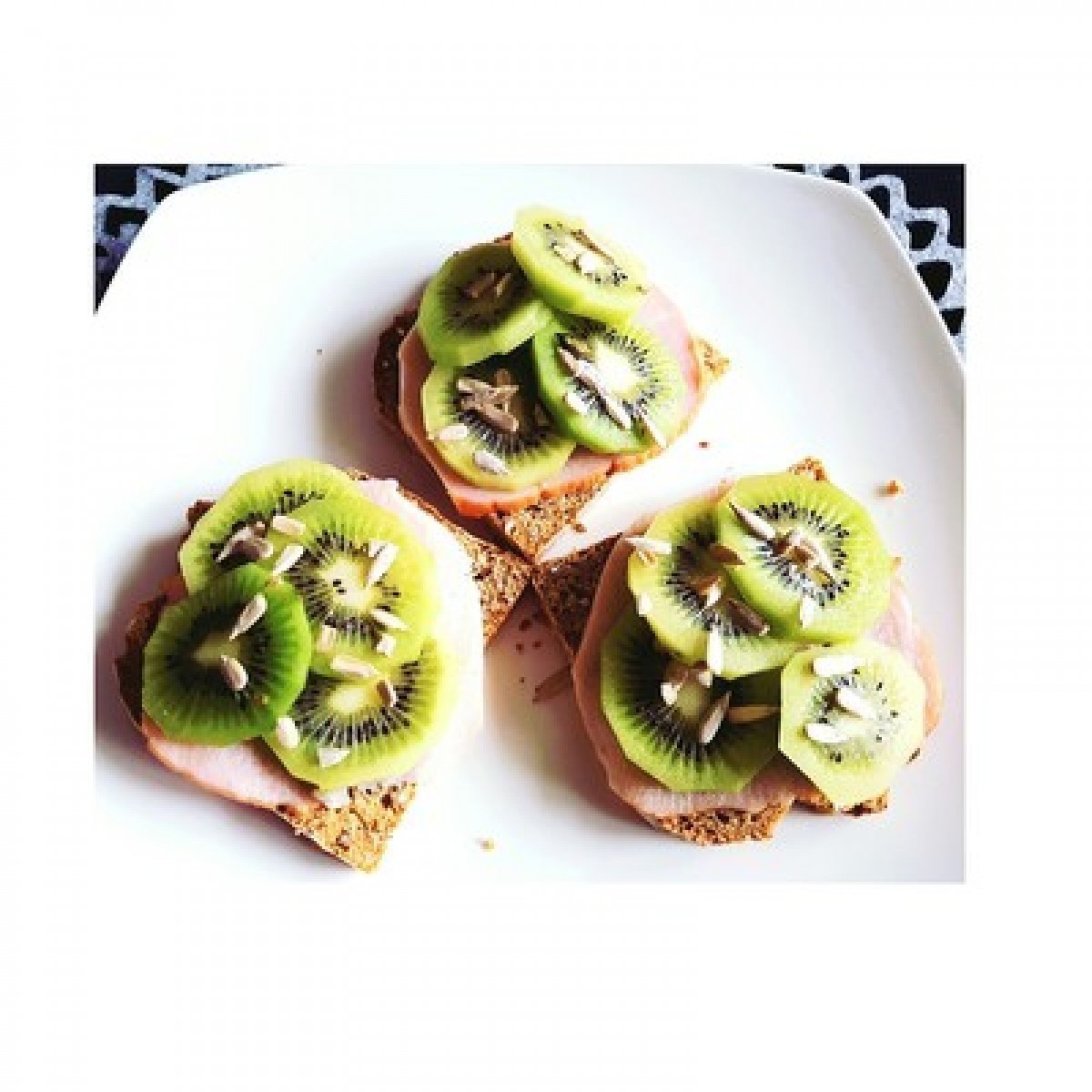Przepis na Kanapka z szynką i kiwi