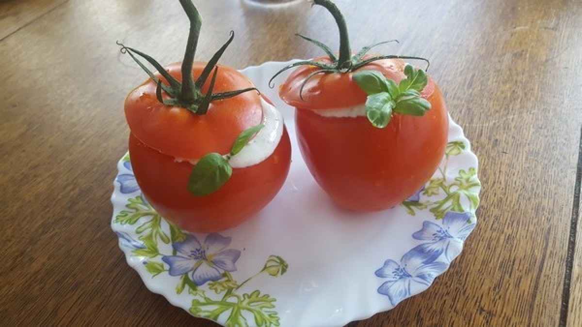 Przepis na Pomidory faszerowane twarożkiem