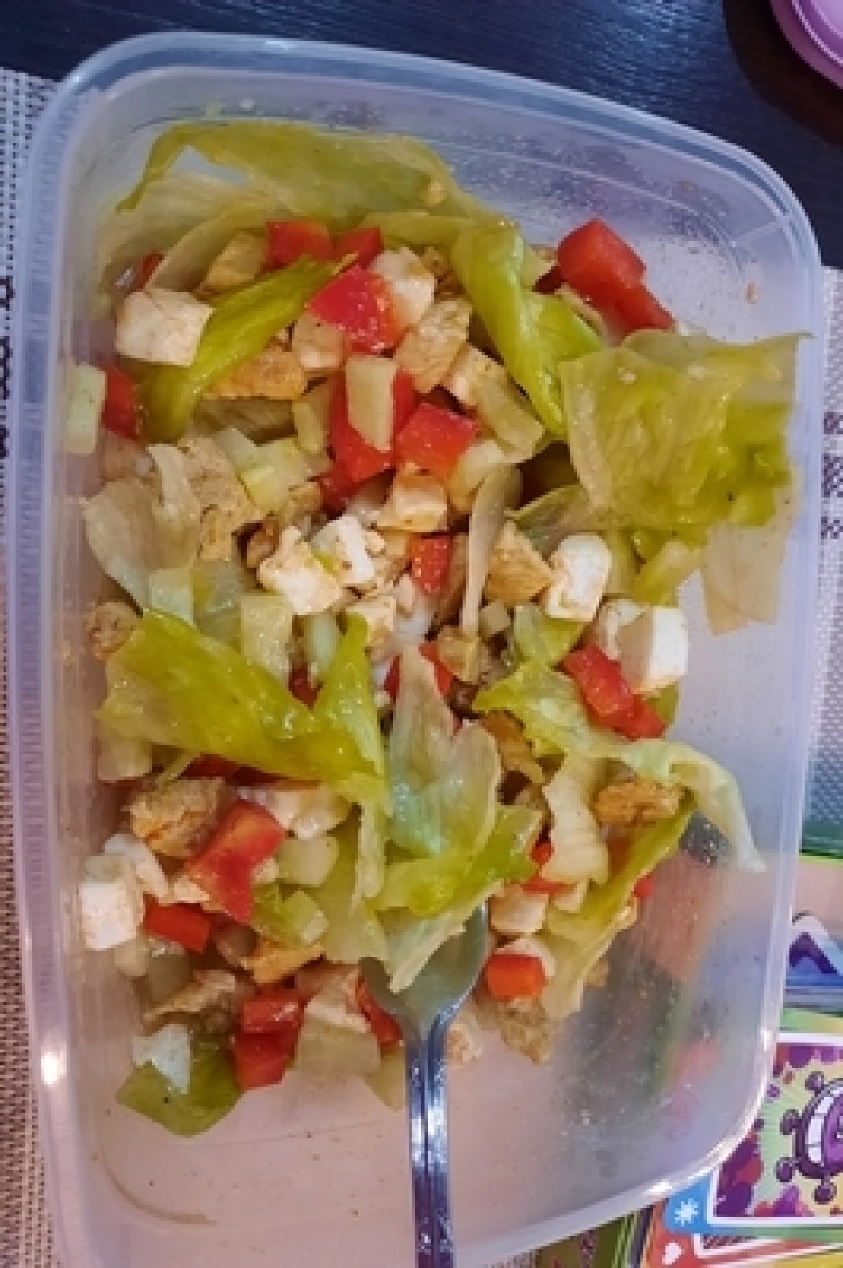 Przepis na Sałatka z kurczakiem i mozzarellą