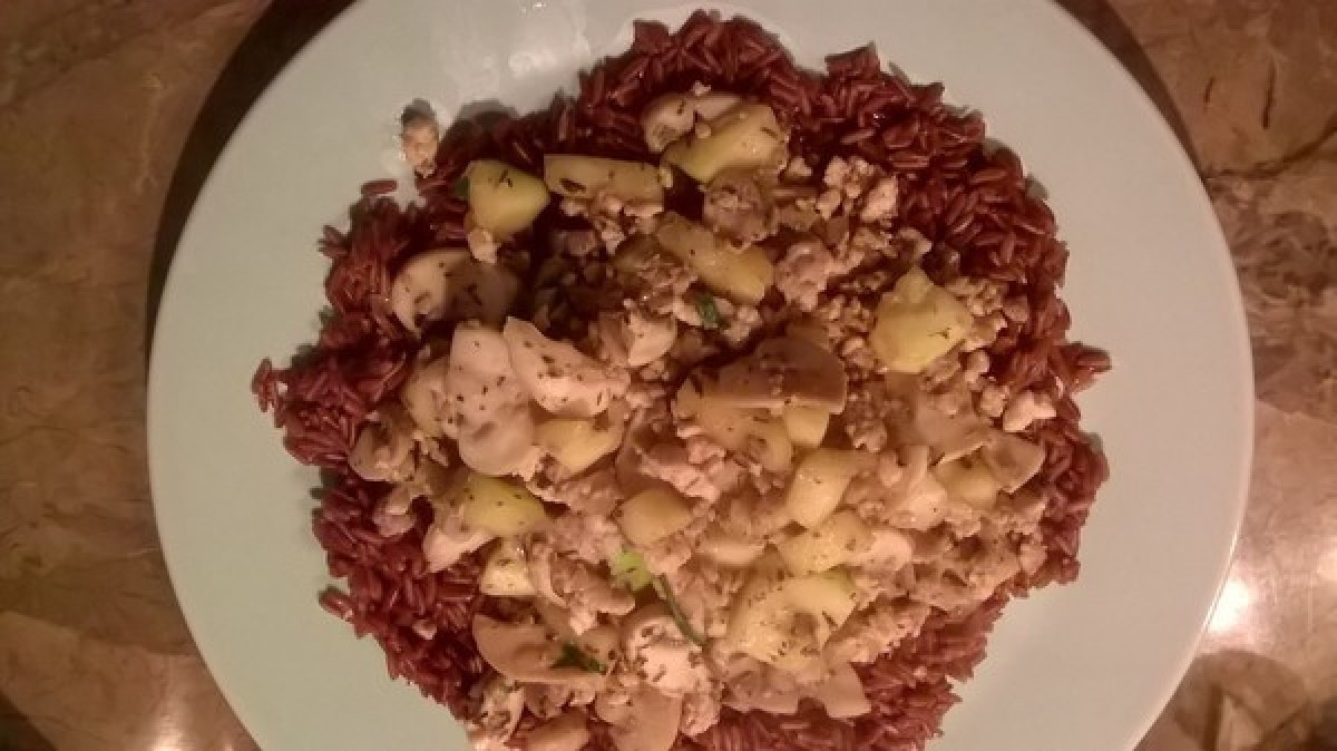 Przepis na Mięso mielone z ryżem cukinią i pieczarkami