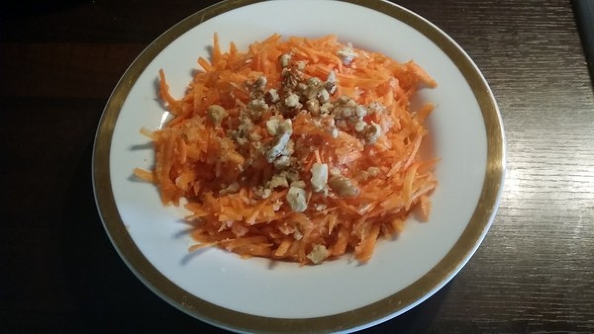 Przepis na Tarte jabłko z marchewką i orzechami