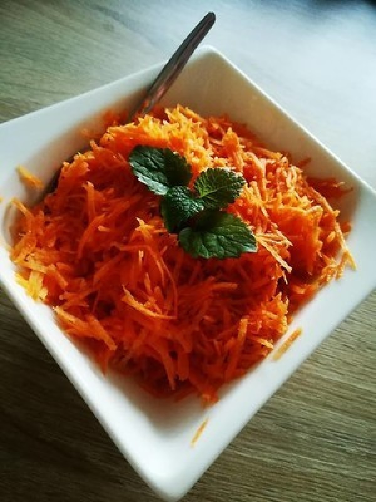 Przepis na Tarte jabłko z marchewką i orzechami