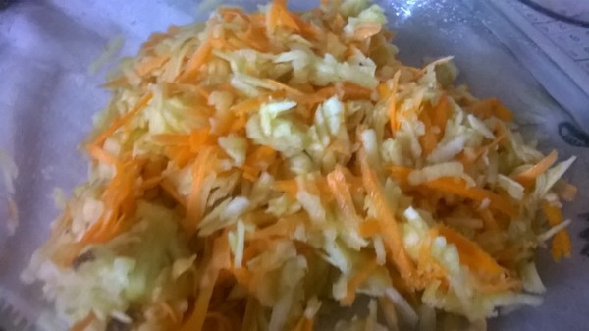 Przepis na Tarte jabłko z marchewką i orzechami