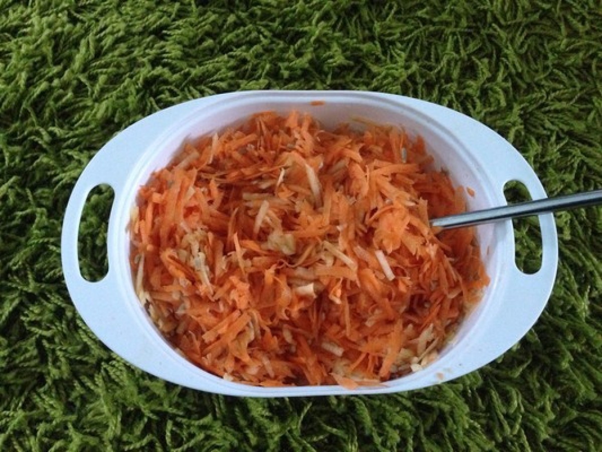 Przepis na Tarte jabłko z marchewką i orzechami