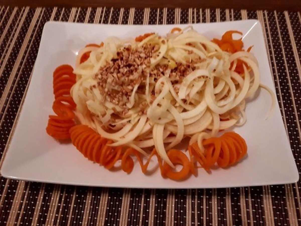 Przepis na Tarte jabłko z marchewką i orzechami