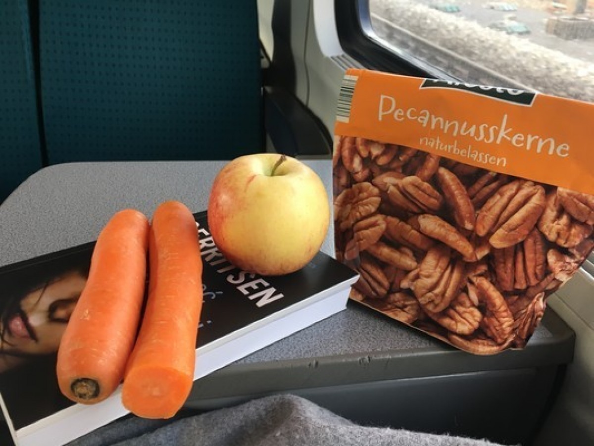 Przepis na Tarte jabłko z marchewką i orzechami