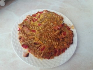 Frittata z makaronem i szynką