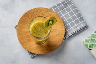 Smoothie z pomarańczy i kiwi