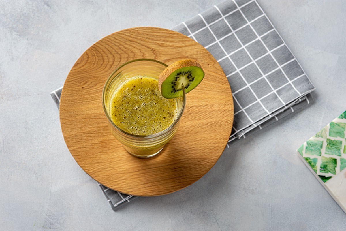 Smoothie z pomarańczy i kiwi