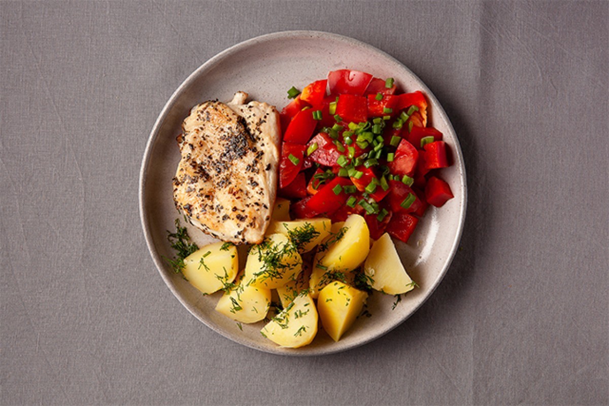 Kurczak a'la Jamie Oliver z surówką i ziemniakami