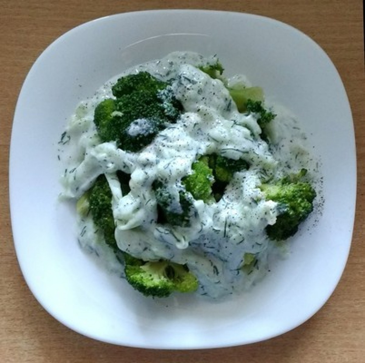 Brokuł w sosie tzatziki
