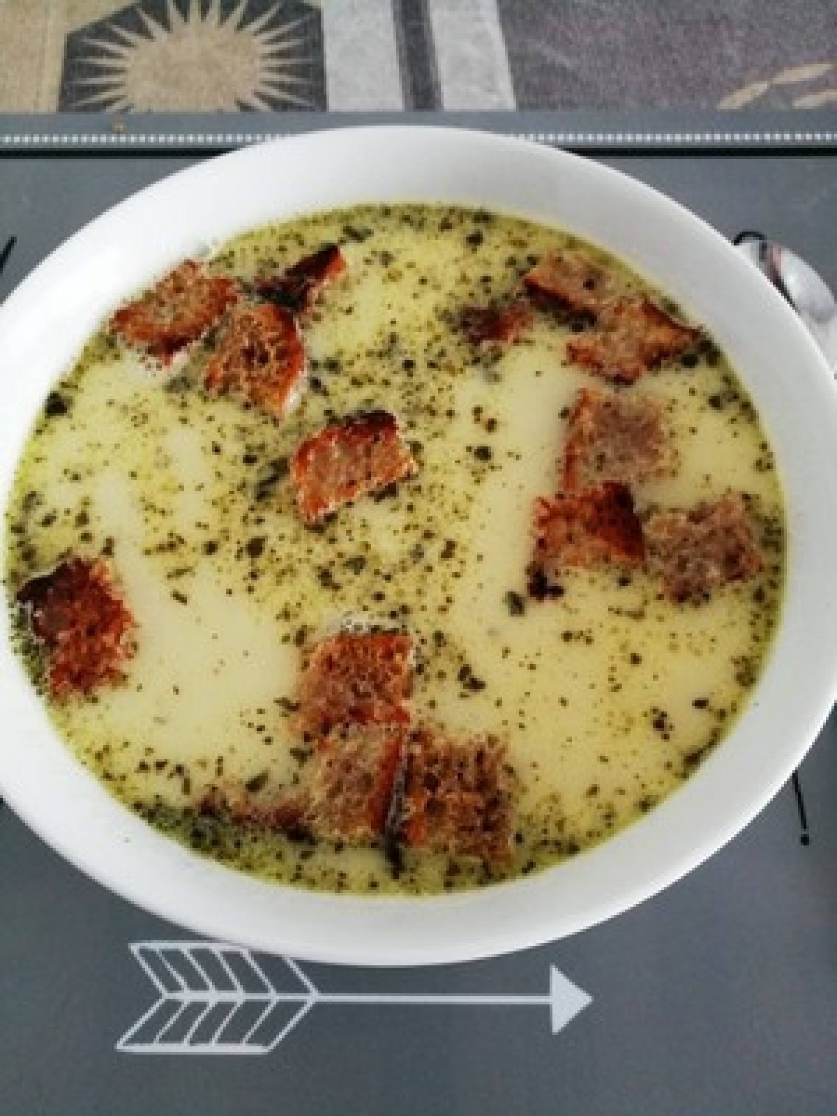Zupa krewetkowa z grzankami