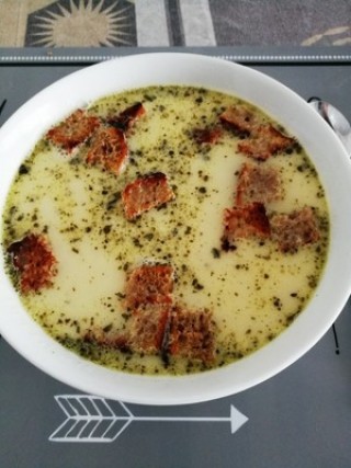 Zupa krewetkowa z grzankami