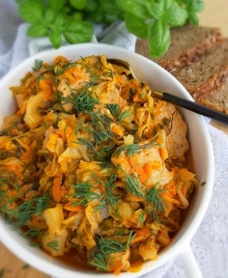 Duszona kapusta z kurczakiem