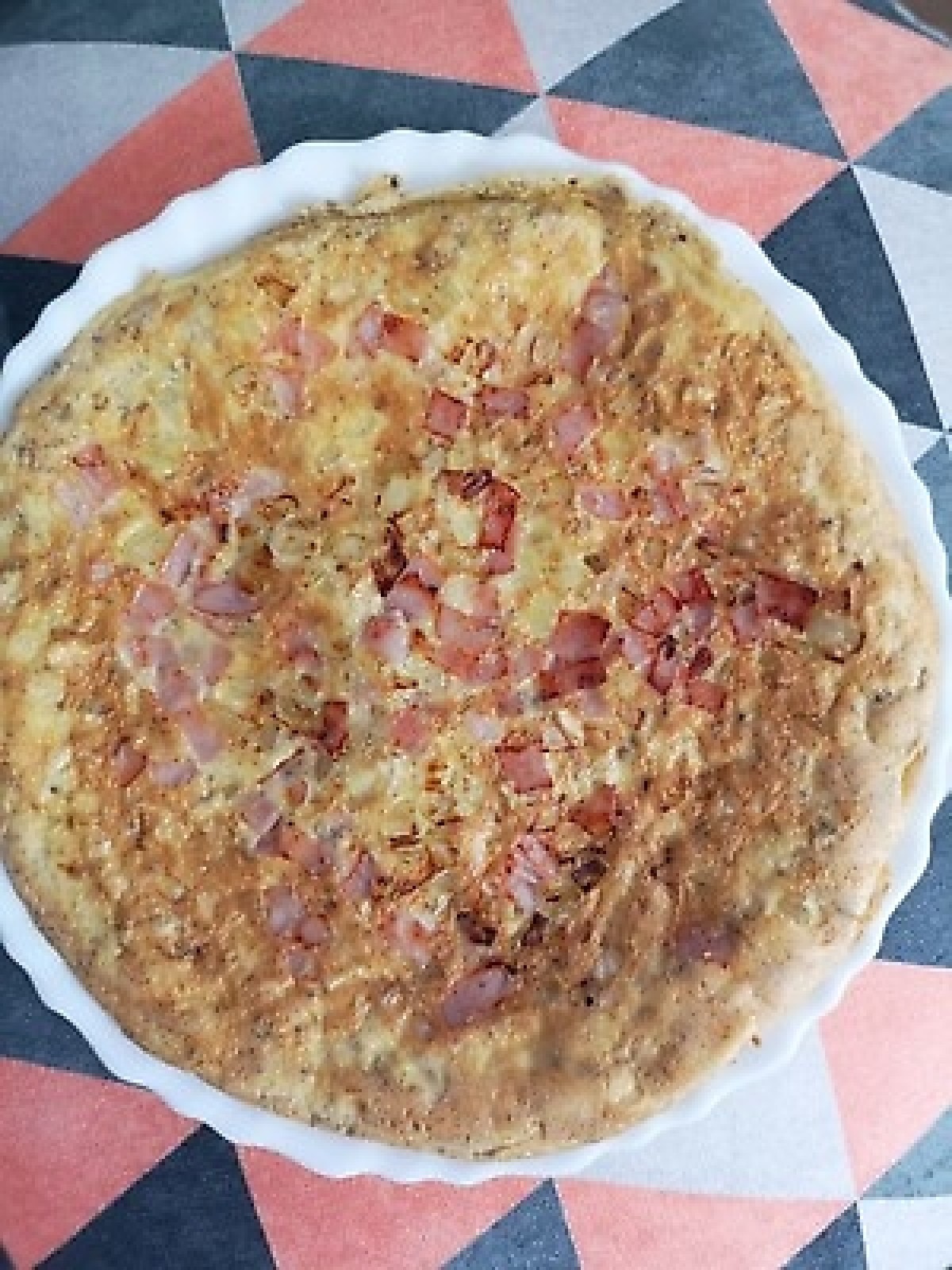 Omlet z szynką, cebulą i płatkami owsianymi