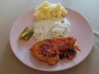 Indyk z sosem tatarskim z ziemniakami