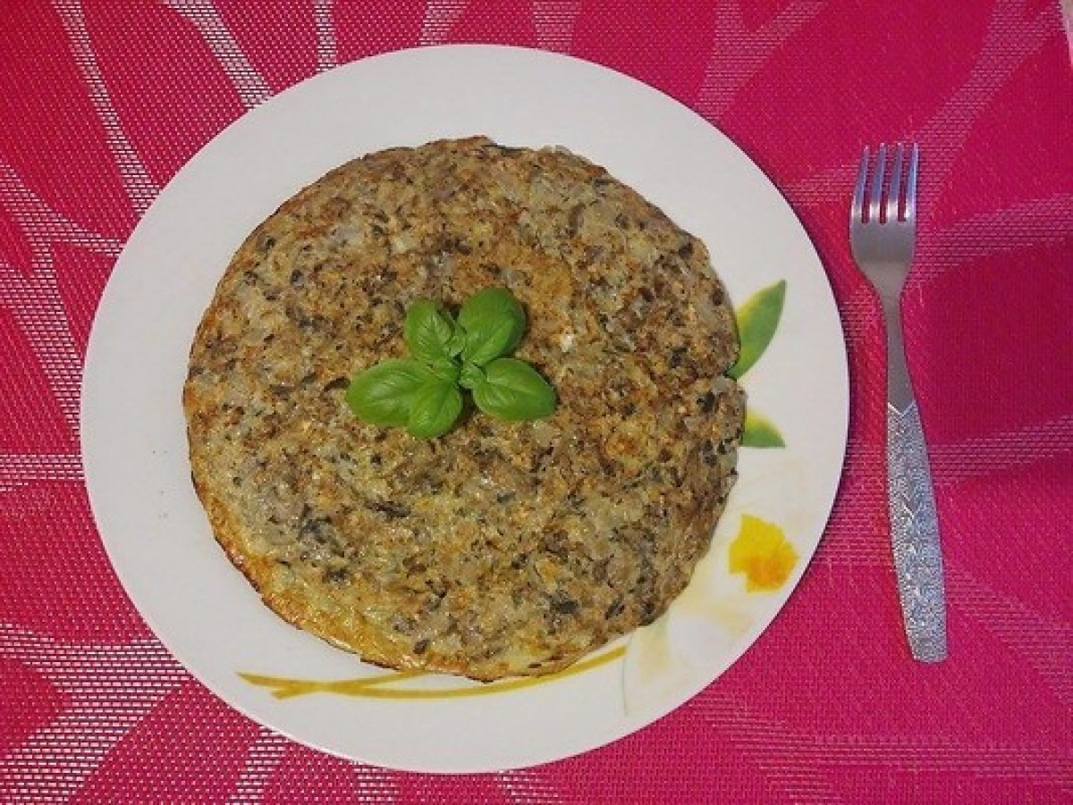 Otrębowa frittata z pieczarkami