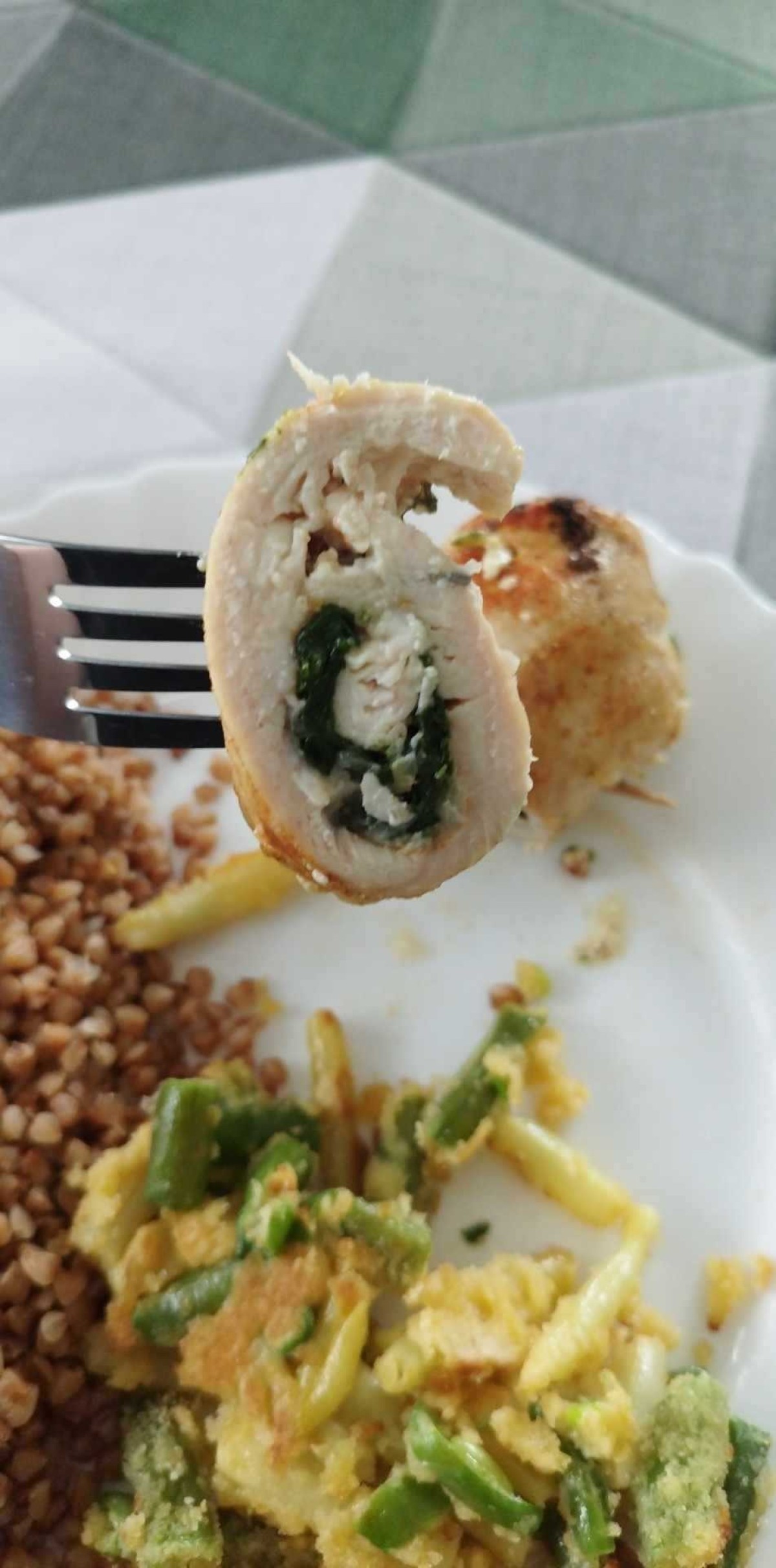 Przepis na Pierś z kurczaka faszerowana szpinakiem i serem feta