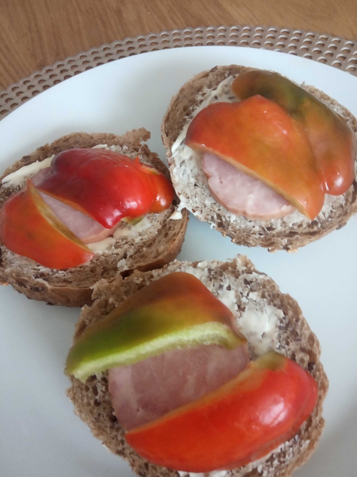 Przepis na Kanapka z szynką i papryką