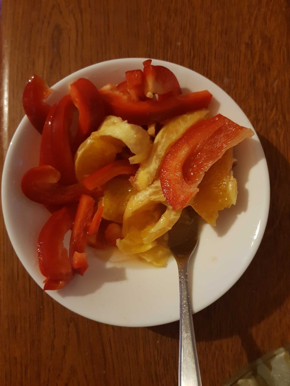 Przepis na Surówka z papryki i cytryny z pieczywem