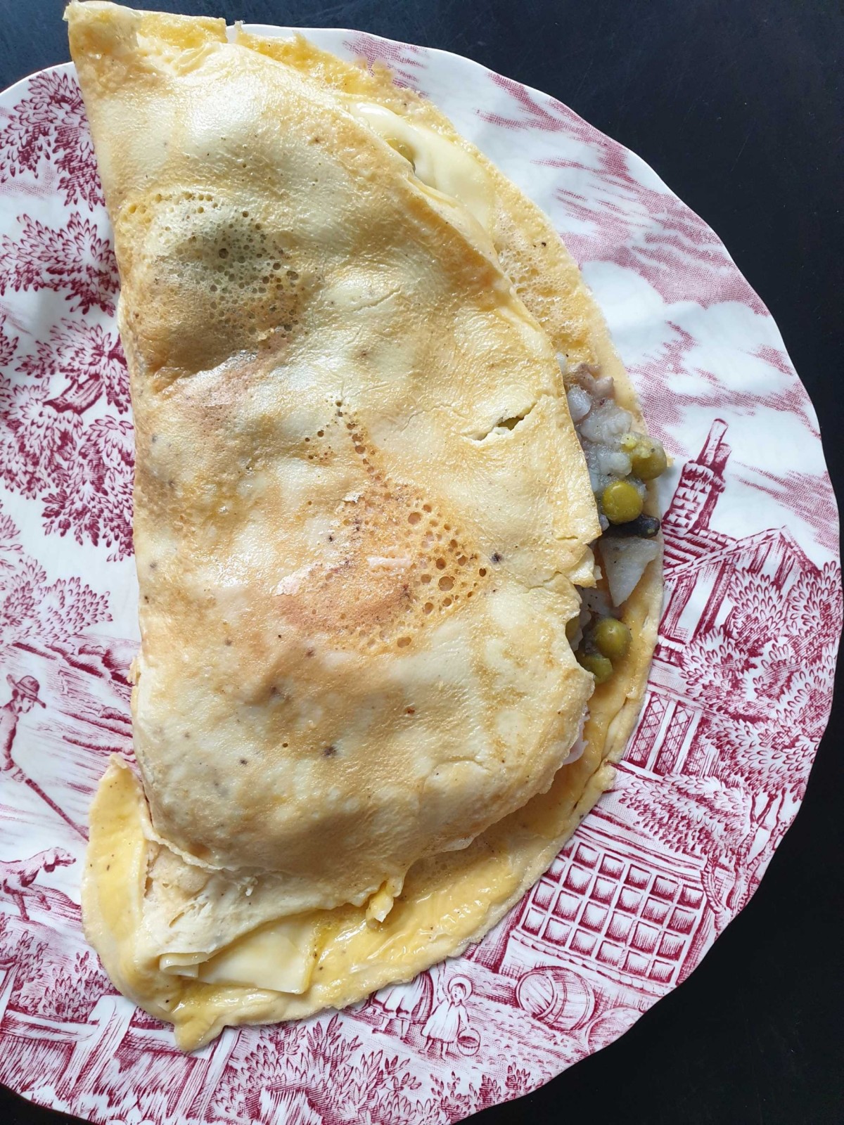 Przepis na Omlet z ziemniakami, pieczarkami i szynką