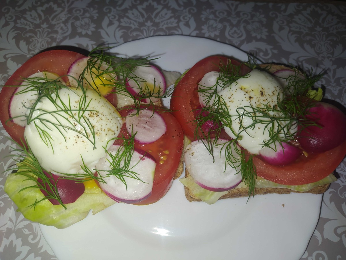 Przepis na Kanapka z jajkiem i pomidorem
