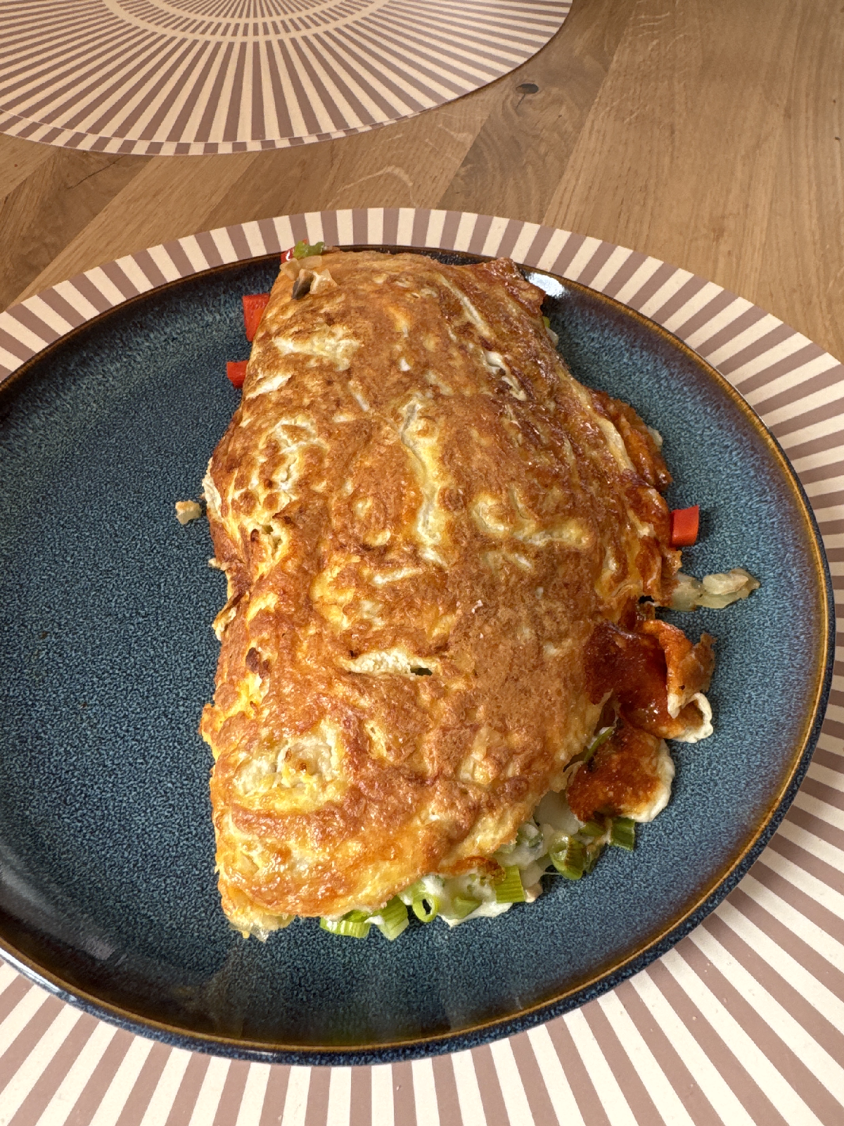 Przepis na Omlet z pomidorem i cebulą
