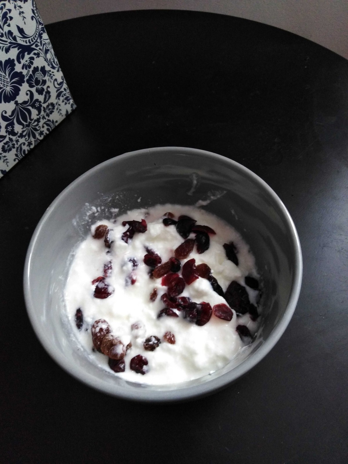 Przepis na Jogurt z rodzynkami