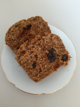 Ciasto z cukinią,orzechami i rodzynkami