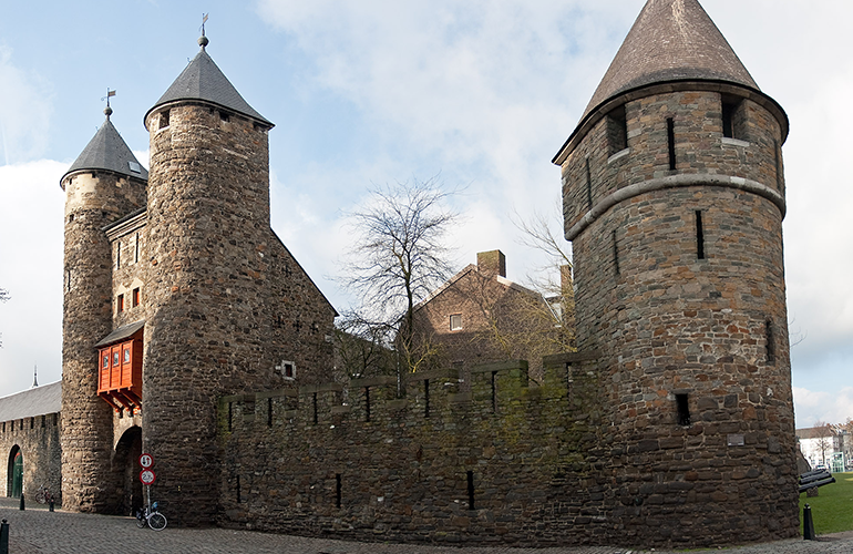 Helpoort Maastricht parking