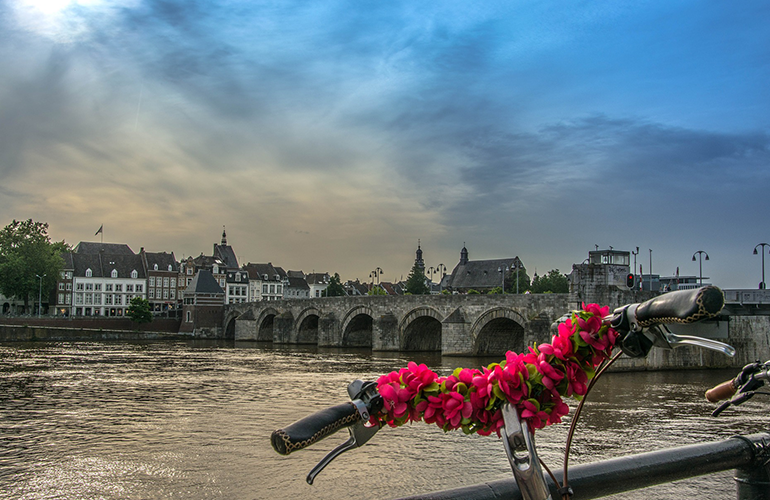 St. Servatius bridge Maastricht parking