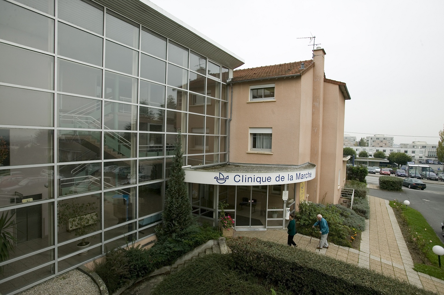 Entrée de la clinique.jpg