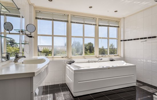 Broeksterweg 24, Pieterburen