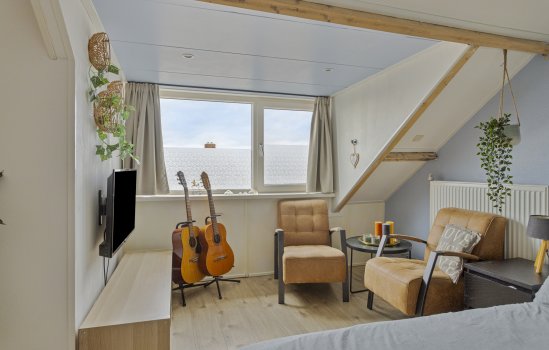 Lange Akker 38, Uithuizermeeden