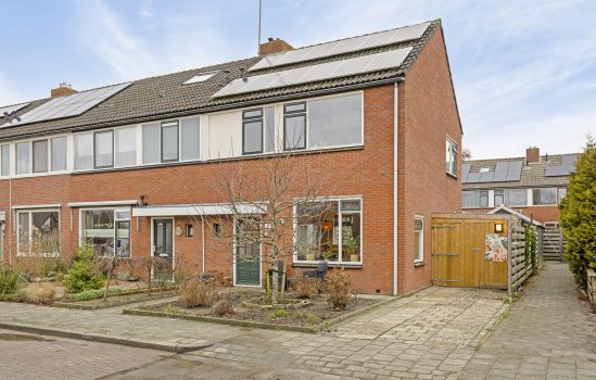 Lange Akker 38, Uithuizermeeden