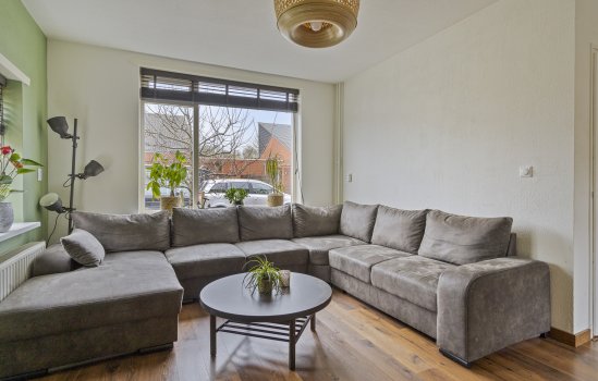 Lange Akker 38, Uithuizermeeden