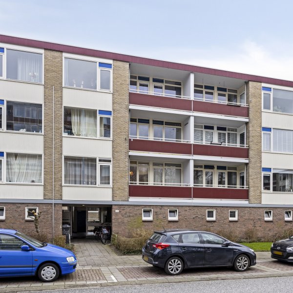 Plutolaan 76, Groningen