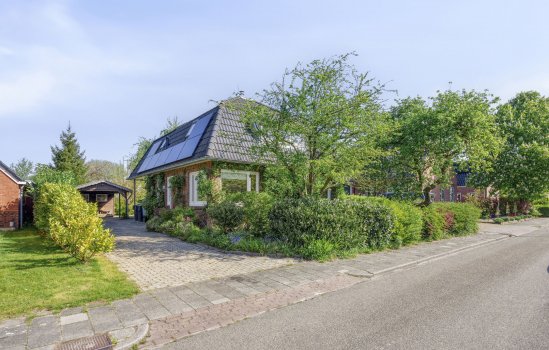 Oosterstraat 20, Sauwerd