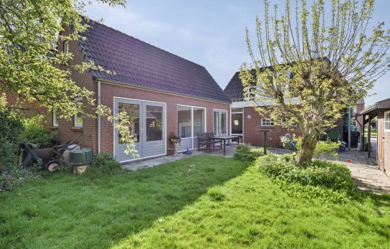 Oosterstraat 20, Sauwerd